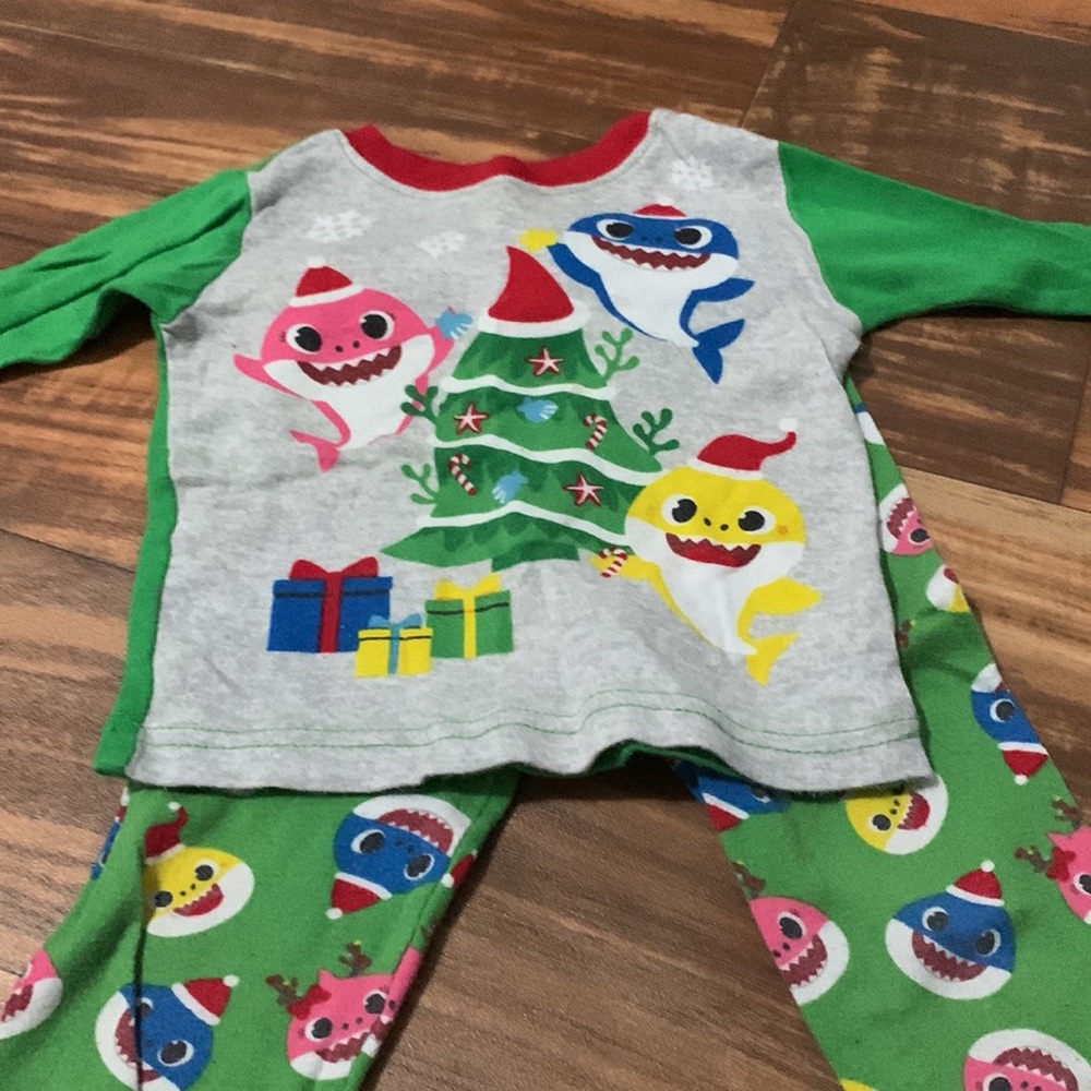 PAJAMAS SETS